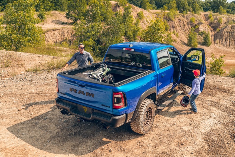 Ram 2500 Running Boards - AMP Research - PowerStep Plug-N-Play Automatic Power-Deploying - `25-`26